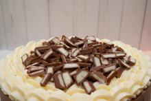 Cargar imagen en el visor de la galería, No Me Olvides Kinder 23cm (18-25 porciones)
