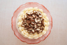 Cargar imagen en el visor de la galería, No Me Olvides Kinder 15cm (5-10 porciones)
